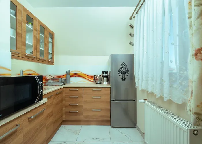 Czarny Potok Lux זקופאנה